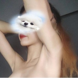 推特福利姬粉嫩身材合集，大学宿舍小视频图集，网袜妹妹不露脸震撼观看