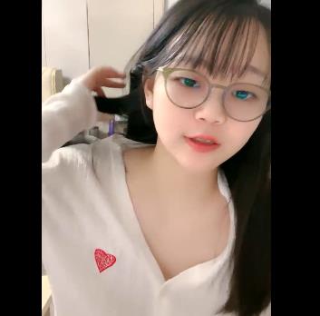 猫猫兔直播录制视频1V2.8G美少女舞蹬桃子