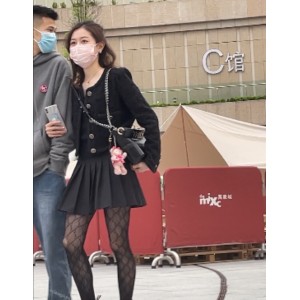 根据您提供的内容，为该商品取一个标题，我建议：```plaintext[精选合集]KingKCD20239月完整版62V4K13.5G度盘百度盘```这个标题包
