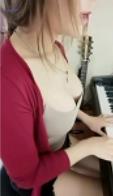 艾尼呦微博声乐老师：唱出反差婊的定制歌曲