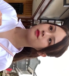 视频：热裤美女展示大长腿和胖臀，2V高清版，6.74G百度云下载