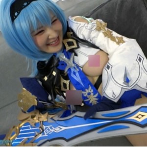 限量版岛国COS原神优菈作品-精美服装，长相相似，漂亮身材视频照片