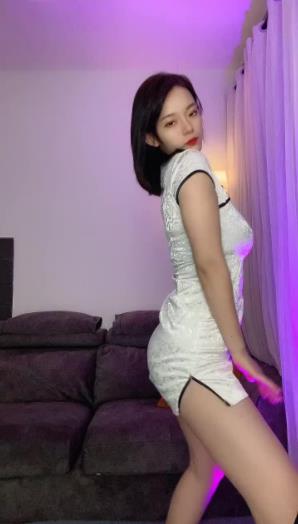 斗鱼超人气顶流主播百万精选本土美女:你的小李老师抖胸精华散播快手粉丝美颜大车灯抖胸舞礼物刷礼物刷手镜头巨R