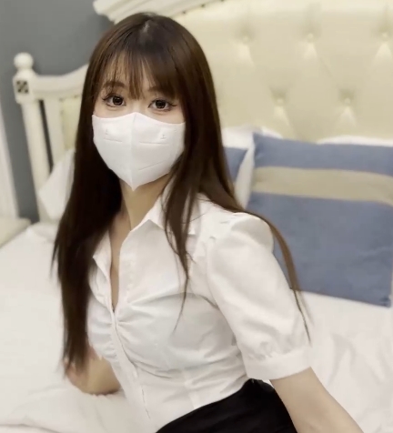 Cola酱窈窕美少女清纯OL穿搭,吊带黑丝包臀,436m百度盘1v+