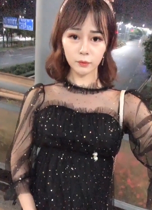 《张思妮火爆虎牙宅男圈,穿暴露服装、给力舞蹈、性感表演,给观众带来火爆有尺度的视频合集》