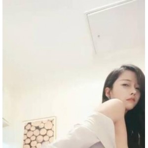 浮力姬虎牙超人气高颜值小妖精定制合集：见证艾莉莎神秘力量的精彩表现！