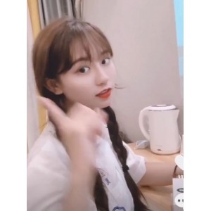 视频不见星空：经典剪辑版，精彩镜头+服装搭配，看直播亲密动作，马桶+镜子！