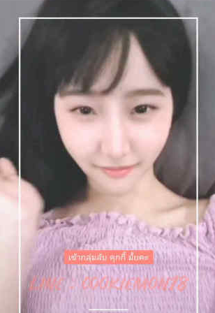 泰国小姐姐StudentGirl的26V视频:颜值身材抗揍,JK穿搭诡异表情