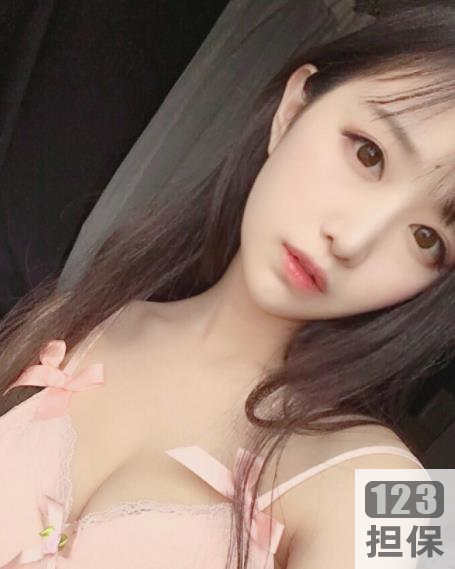 小鹿鹿清纯学妹COS性感御姐系图集4K视频，守护底线的主播，满足大家的眼福！