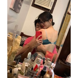 [转载搬运]+超精选女主播『Julz』与男友私拍展示+漂亮馒头女神友各种啪C+[1V+390M][多种下载方式]
