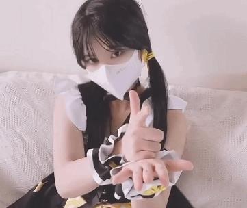 性感网红{{网红名字}}被摄影师挑逗，神秘带来全新创意！
