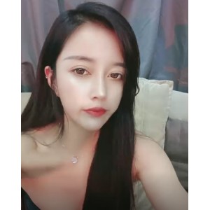 享受，更是一种情感的碰撞。观众们可以在她的直播中找到自己的欢乐和慰藉，同时也能感受到一种独特的亲近感。如果你也对这位虎牙主播感兴趣，不妨来看看这个最新定制合集，