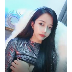 享受，更是一种情感的碰撞。观众们可以在她的直播中找到自己的欢乐和慰藉，同时也能感受到一种独特的亲近感。如果你也对这位虎牙主播感兴趣，不妨来看看这个最新定制合集，