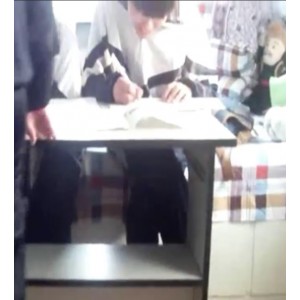 足艺俱乐部流传视频：三人校服白袜足艺[1+165m][百度盘]
