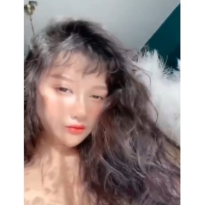 利视频合集是一份绝对值得收藏的珍品。无论是想要欣赏她的表演，还是纯粹为了收藏，这份12.4g的视频内容绝对不会让你失望。快来收藏这份小尤奈的福利视频合集，让她的