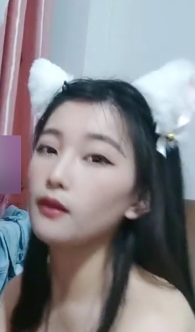 来了粉丝们的狂热追捧。这部合集收录了她在不同场合的精彩表现，每个视频大小为115，共123个视频。百度上可以单独下载观看，其中十柒学姐的表现更是让人印象深刻。经