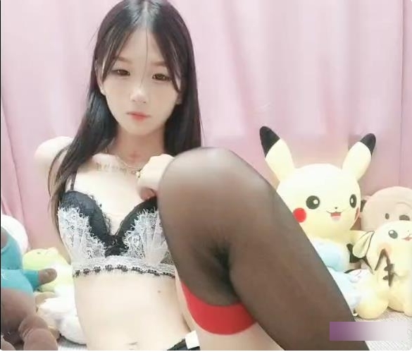 限时特惠755M半筒黑丝手指舞互动,绝色美女Carti模特身材火辣!