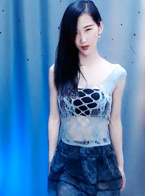 性感女主播小小兔的虎牙作品合集:颜值安全诱惑泳衣美味