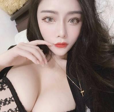 精选美女大奈正妹直播界精选美女,大眼博主白皙照片,蕾丝低胸装1V371M,微博网红车灯大