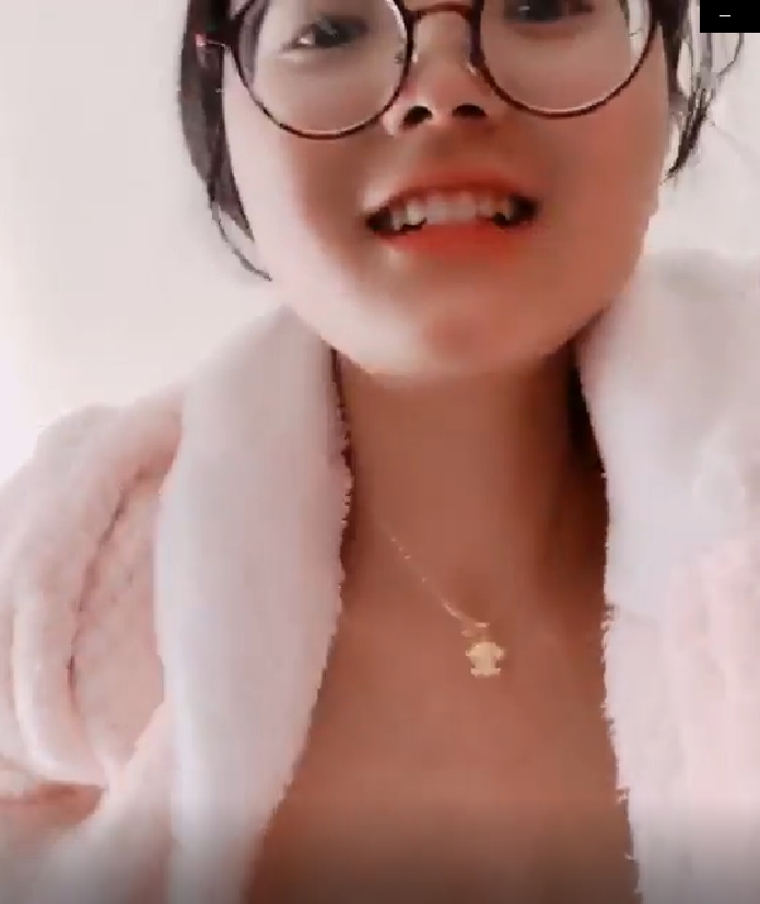 精品泄密-美女自拍-展示