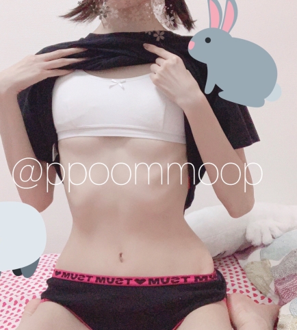 PPOOMMOOP日本小姑娘质量视觉饕餮：车灯温柔身材，给你老公的视频、写真照片！