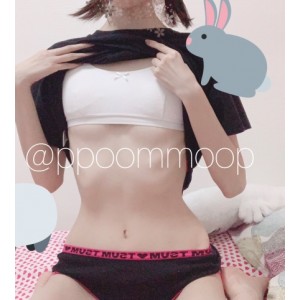 PPOOMMOOP日本小姑娘质量视觉饕餮：车灯温柔身材，给你老公的视频、写真照片！