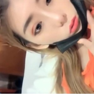 绝美美女打粑粑视频：1V183mb