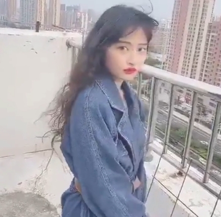 精彩私藏:抖音美女浮力主播果舞10V550MB精华合集