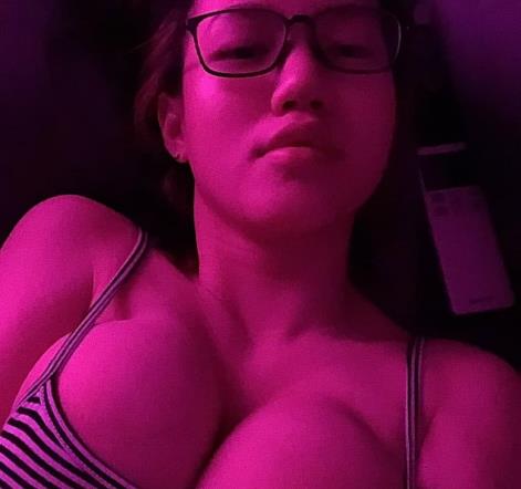 “火爆精选妹子娜美：精彩视频，让你欲罢不能！”