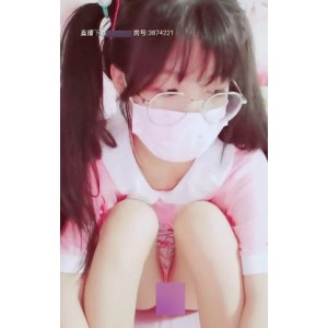 桃小沫沫酱：虎牙新晋小清新乖乖女，火热网红话题