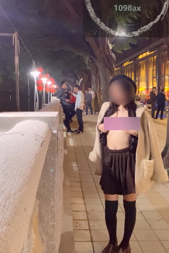 放松心情,见证大自然的美丽超美户外主播FSS冯珊珊的在线野外打野合视频