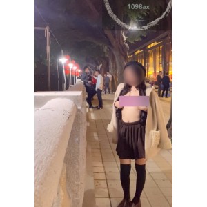 放松心情，见证大自然的美丽超美户外主播FSS冯珊珊的在线野外打野合视频