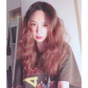 网红{{网红名字}}私密资源：高颜值美图短视频珍贵合集，来自{{杜撰地名}}的{{杜撰职业}}的海滩、游泳池私密照片，让你感受到爱情的美好。