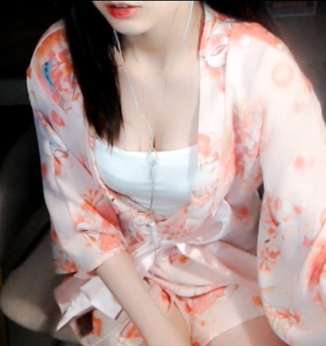 斗鱼超高人气当家花旦颜值女神婉儿别闹最新稀缺完整合集[60v-14.2G]：沉浸在浪漫童话般的美好回忆中