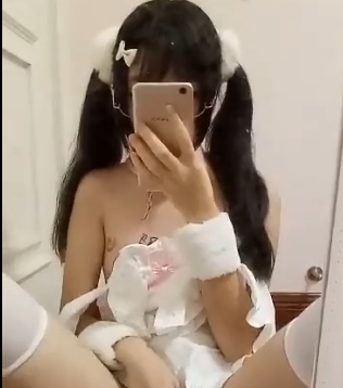 福利姬工口小妖精COS作品集,37套唯美角色扮演视频,展现精致PS技术与独特魅力