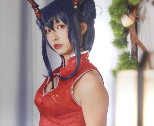 抖音女神神樂坂真冬Cosplay视频合集,日系动漫经典美女,白色丝袜蝴蝶结鹿角,3集761M