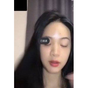 抖音网红唐瑶瑶付费定制1v1全果逗奶秀黑B，1V高清画质1.34G视频盛宴