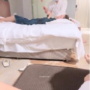 男师傅三人游自拍按摩露脸颜值身材全揭秘6V-1.4G