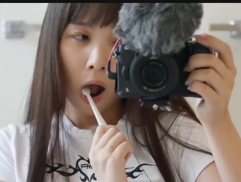 YunaTamago神秘去重合集2,30G小视频集锦,CC道具solo表演,PH上sex内容,下载体验