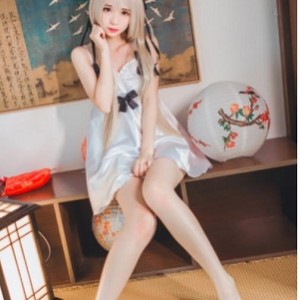 虎牙超人气小仙女疯猫ss，性感浴缸作品撩人绅士们，cos女神美腿惹人爱，视频合集下载