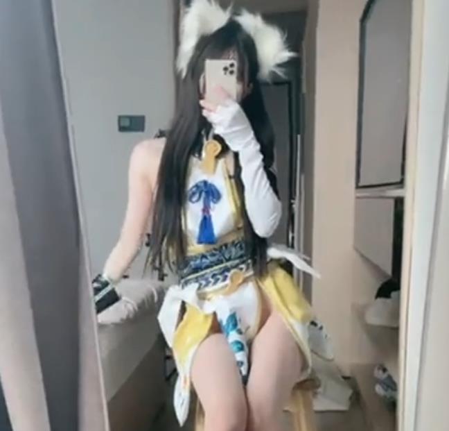 Anbaby网红私拍视频曝光，妹子身材超嫩曲线诱人