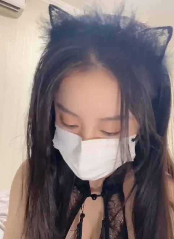 00后小姐姐漂亮馒头女神视频大合集,3个视频4.4G,闷骚感觉,百度盘下载