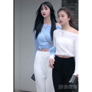 网红兰兰鹿鹿绝版散播线下1V1私拍散播合集：深度见识被下架真相！