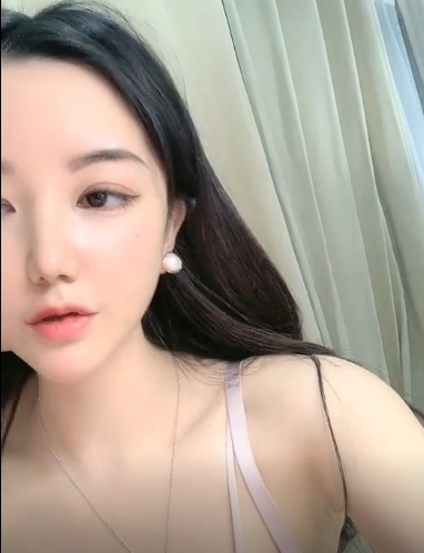 虎牙新晋人气主播小纯纯火辣身材白皙粉嫩绅士私人定制视频:惊艳妩媚有尺度直播打赏