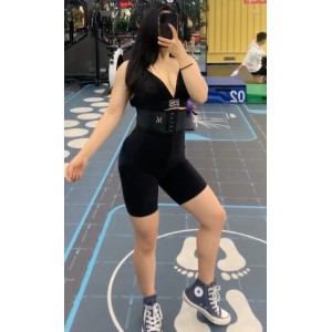 《网红{{网红名字}}的火辣健身视频合集：让你见识{{关键词20}}的魅力》