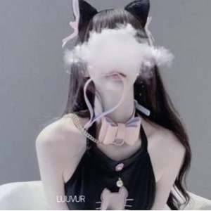 MOZZI：OnlyFans上的性感流尤物，大胆表演激发欢迎