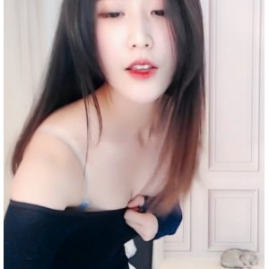 《淼淼喵酱：火辣热舞与性感诱惑的结合》