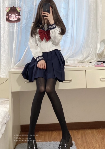 仙仙桃:推特妹子美少女御姐自拍视频照片1.8G,让你瞬间被迷恋