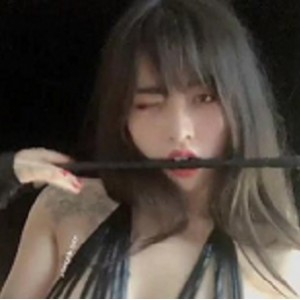 最新某推网红考研大学生模特恐龙小宝贝