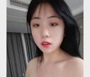 最新直播敢露敢做的00后超级胸